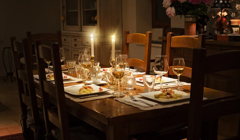 15 Tips for Planning and Hosting a Murder Mystery Party and Dinner