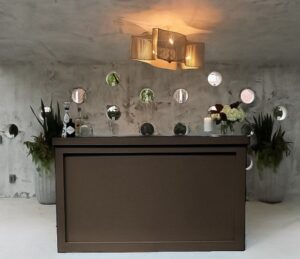 Dark taupe bar structure labeled 'Pluff Mud'.