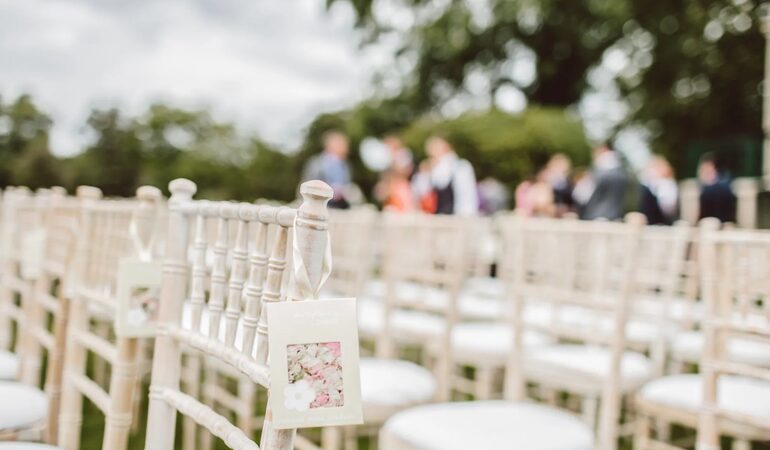 Decorate Chairs for Wedding: Easy and Elegant Ideas for Your Special Day